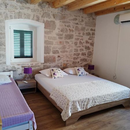 Apartmán Ema Prvic Sepurine Exteriér fotografie