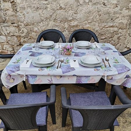 Apartmán Ema Prvic Sepurine Exteriér fotografie