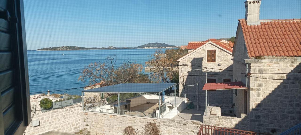 Apartmán Ema Prvic Sepurine Exteriér fotografie