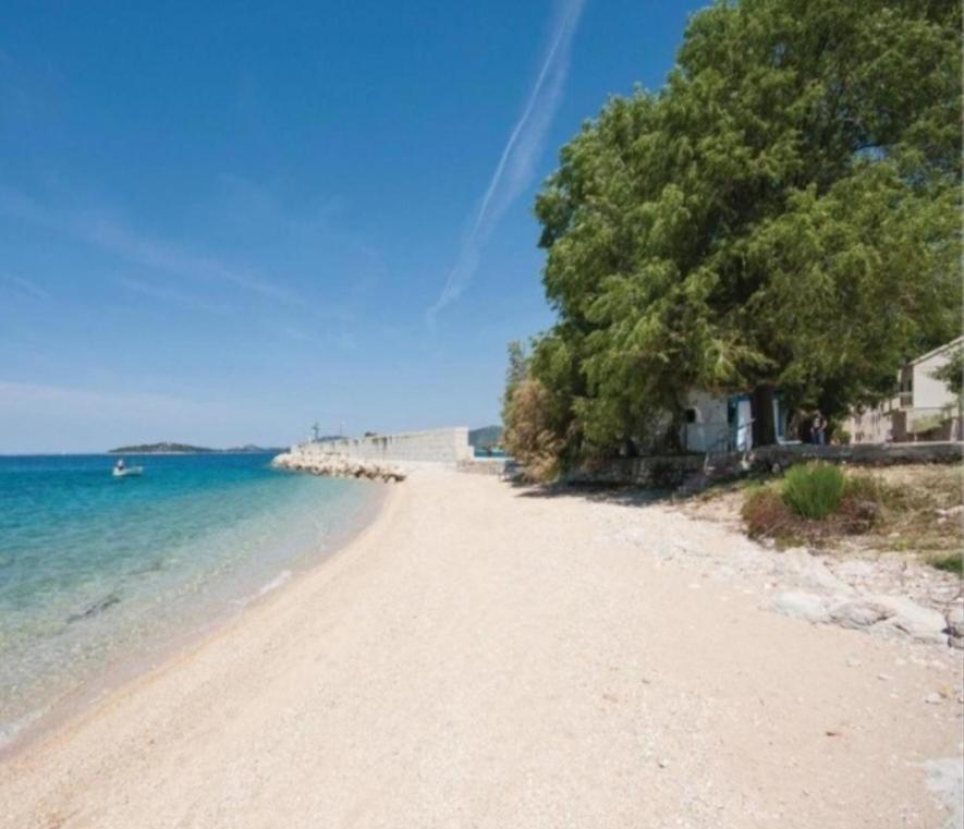 Apartmán Ema Prvic Sepurine Exteriér fotografie