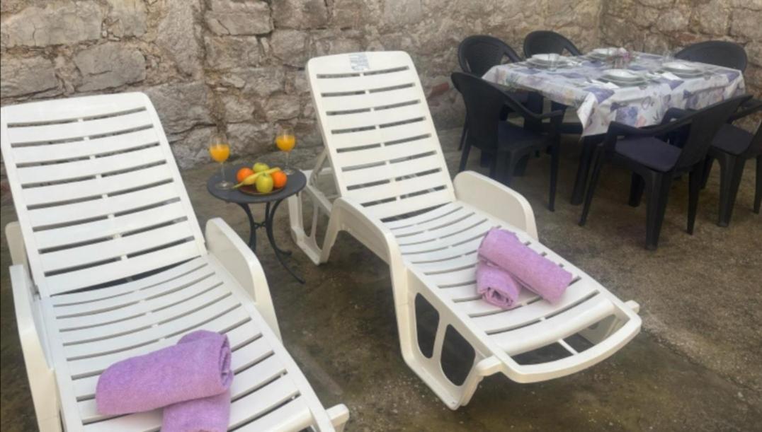 Apartmán Ema Prvic Sepurine Exteriér fotografie