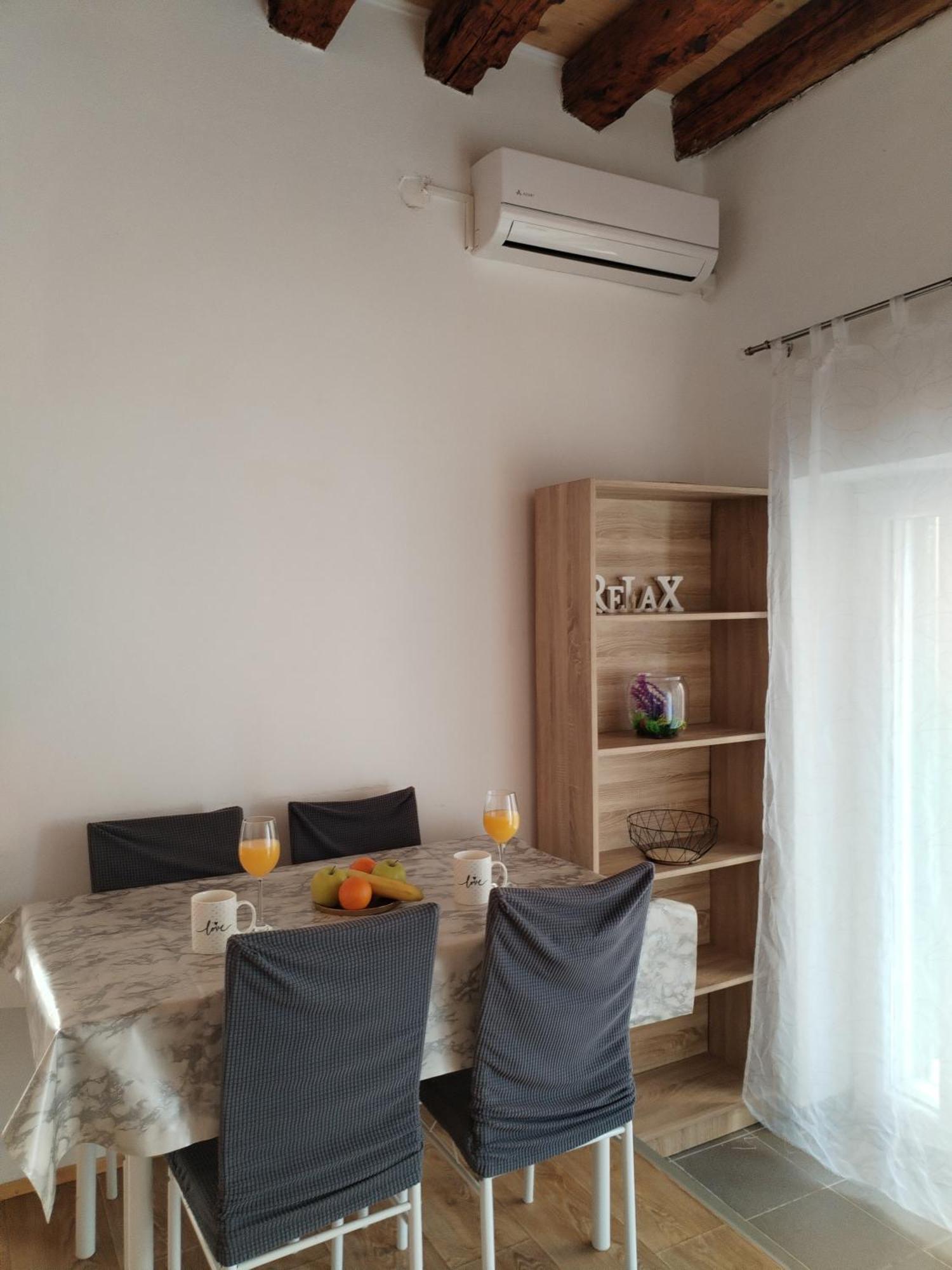 Apartmán Ema Prvic Sepurine Exteriér fotografie