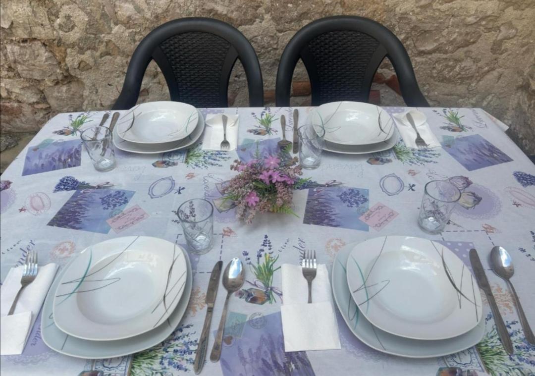 Apartmán Ema Prvic Sepurine Exteriér fotografie