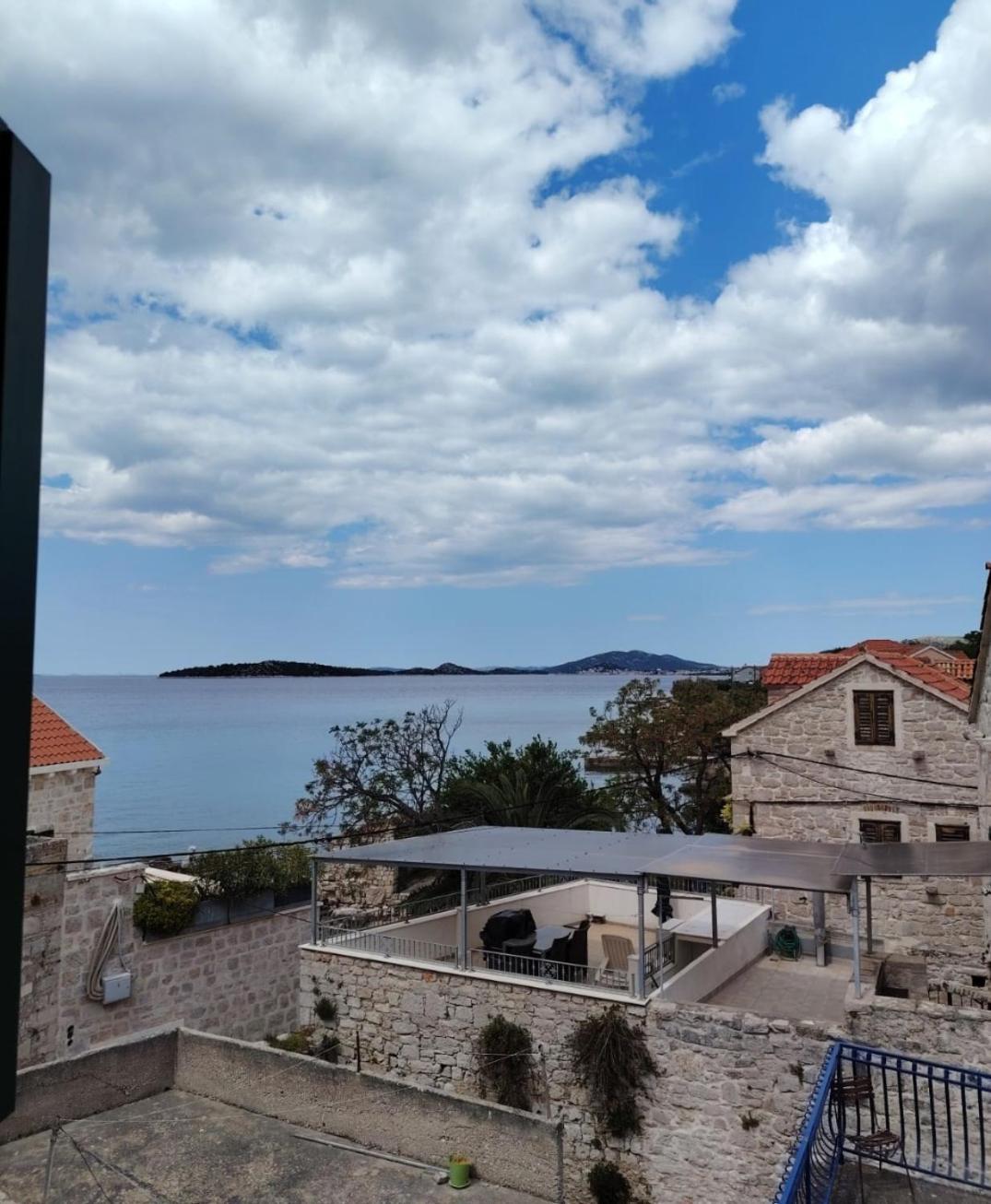 Apartmán Ema Prvic Sepurine Exteriér fotografie